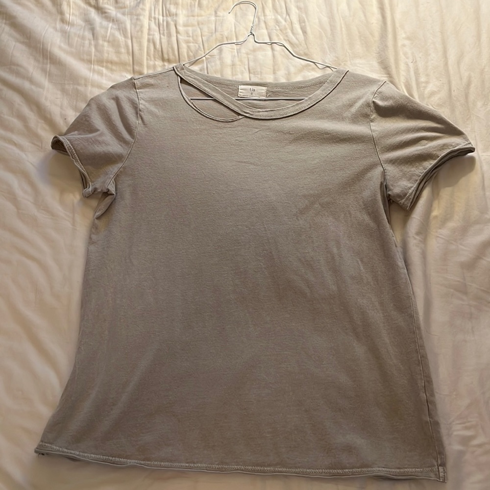 Hole Neck Tee